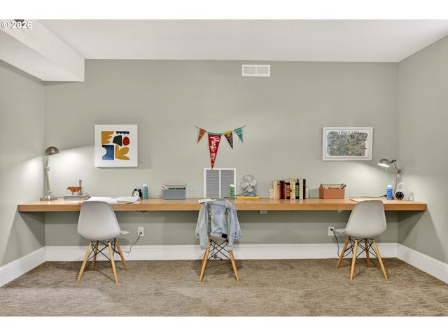 3962 Ne CESAR E CHAVEZ Blvd, Portland, OR 97212