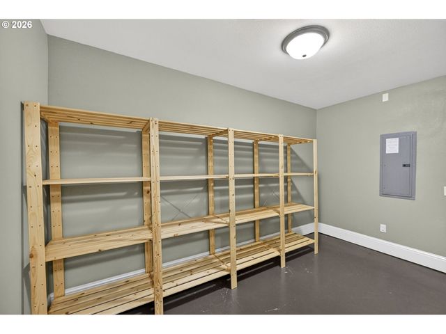 3962 Ne CESAR E CHAVEZ Blvd, Portland, OR 97212