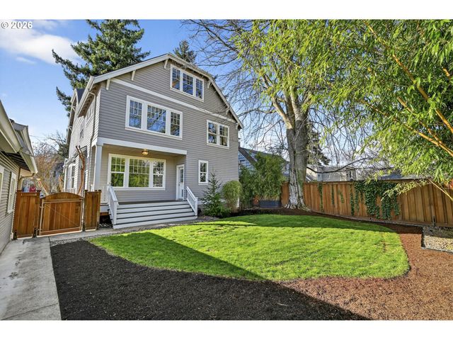 3962 Ne CESAR E CHAVEZ Blvd, Portland, OR 97212