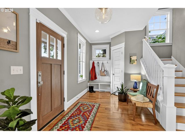 3962 Ne CESAR E CHAVEZ Blvd, Portland, OR 97212