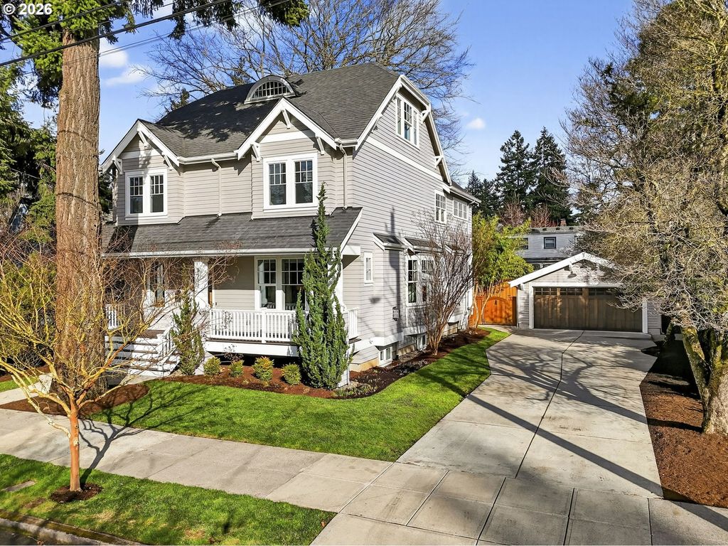 3962 Ne CESAR E CHAVEZ Blvd, Portland, OR 97212