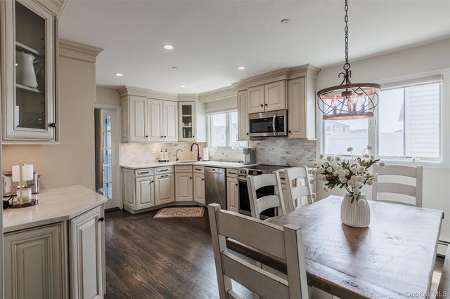 401 Little East Neck Road S, Babylon, NY 11702