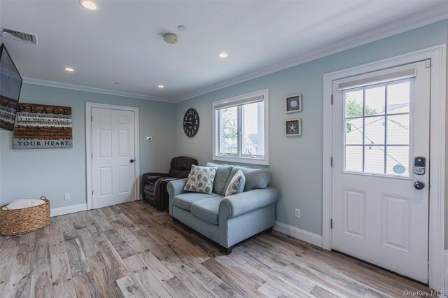 401 Little East Neck Road S, Babylon, NY 11702