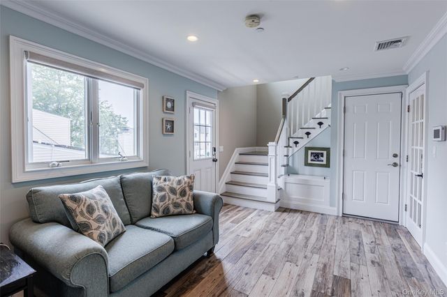 401 Little East Neck Road S, Babylon, NY 11702
