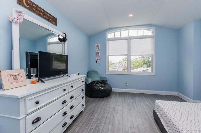 401 Little East Neck Road S, Babylon, NY 11702