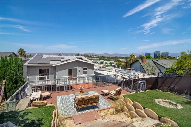 5348 Calatrana Drive, Woodland Hills, CA 91364