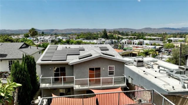 5348 Calatrana Drive, Woodland Hills, CA 91364