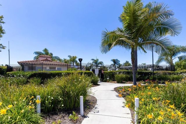 270 SMOKE TREE PLACE, Oceanside, CA 92057