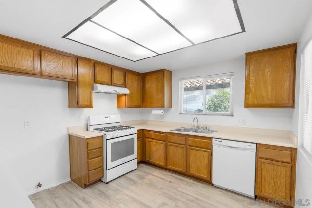 270 SMOKE TREE PLACE, Oceanside, CA 92057