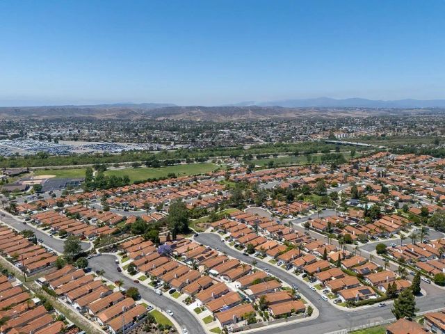 270 SMOKE TREE PLACE, Oceanside, CA 92057