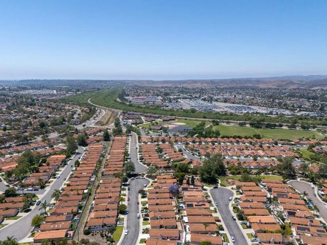 270 SMOKE TREE PLACE, Oceanside, CA 92057