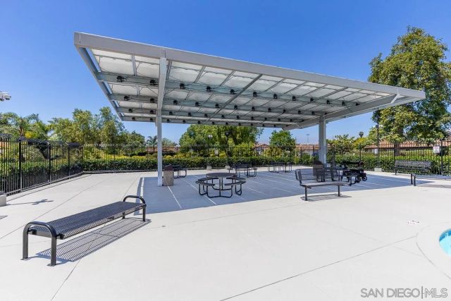 270 SMOKE TREE PLACE, Oceanside, CA 92057