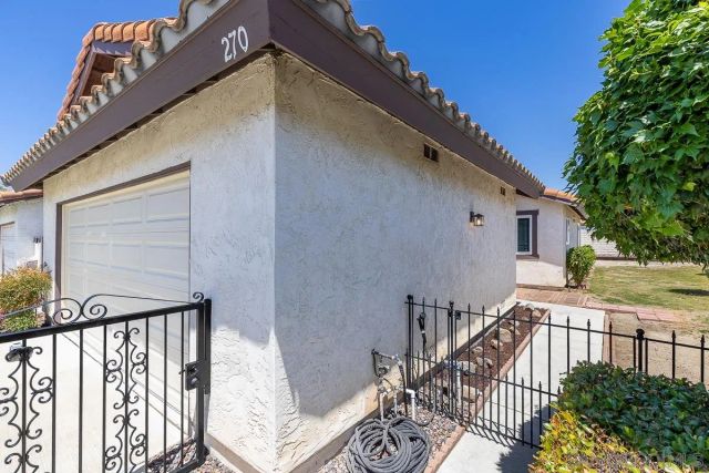 270 SMOKE TREE PLACE, Oceanside, CA 92057