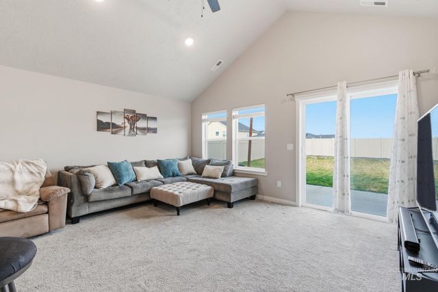 10902 Super Cub Dr., Caldwell, ID 83605