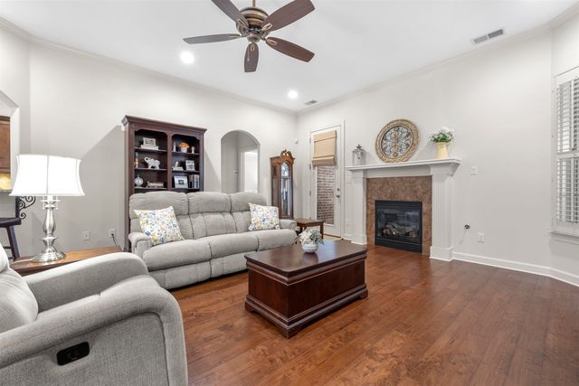 195 CHEROKEE CIR, Oakland, TN 38060
