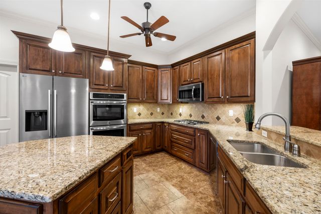 195 CHEROKEE CIR, Oakland, TN 38060