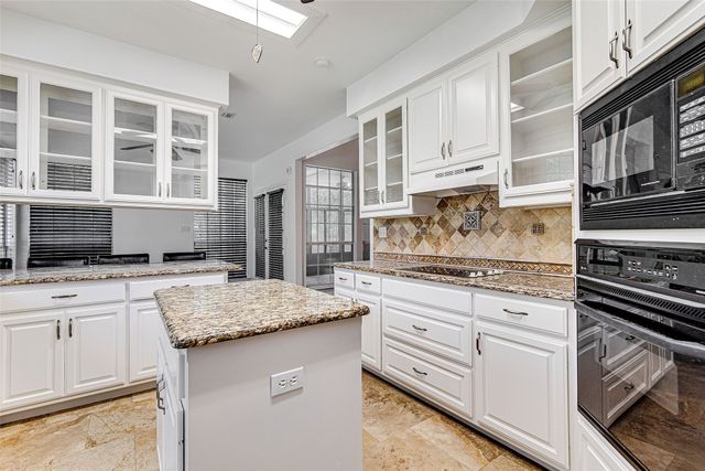 3308 Corn Valley Road, Grand Prairie, TX 75052