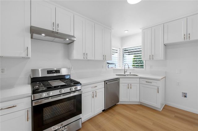 956 S Oak, Inglewood, CA 90301