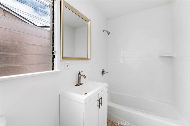 956 S Oak, Inglewood, CA 90301