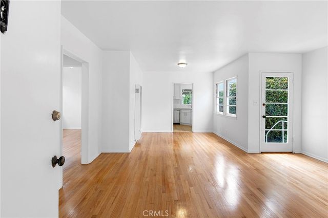 956 S Oak, Inglewood, CA 90301