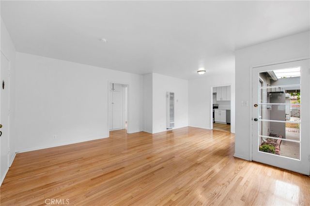 956 S Oak, Inglewood, CA 90301