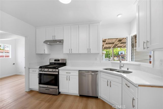 956 S Oak, Inglewood, CA 90301