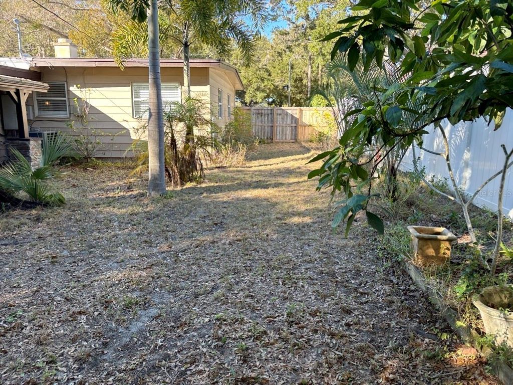 Image 12 of property listing at 1325 SANDY LANE, Clearwater, FL 33755