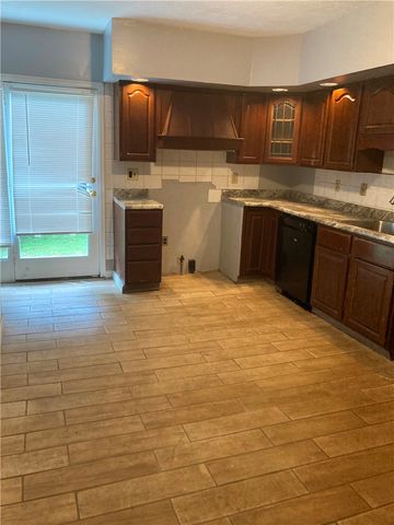 1001 E Stewart Street, Dayton, OH 45410