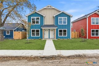 909 S Martin Luther King Jr Lane B, Temple, TX 76504