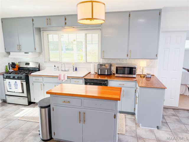 145 Russell Drive, Selma, AL 36701