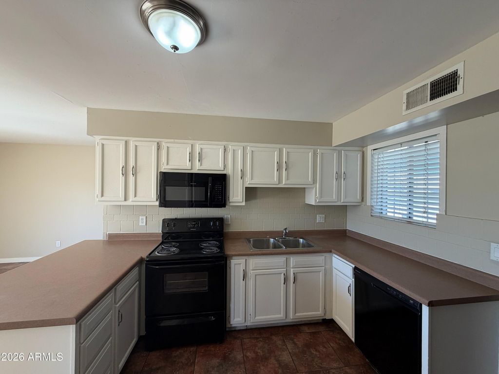7723 N 35TH Avenue, Phoenix, AZ 85051 — photo 3