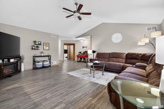 1422 GOLDENROD CIRCLE, West Bend, WI 53095