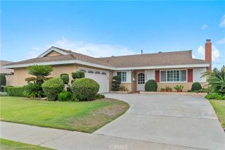 16052 Waltz Circle, Huntington Beach, CA 92649