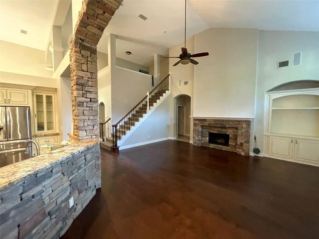 23 S Bristol Oak Court, The Woodlands, TX 77382