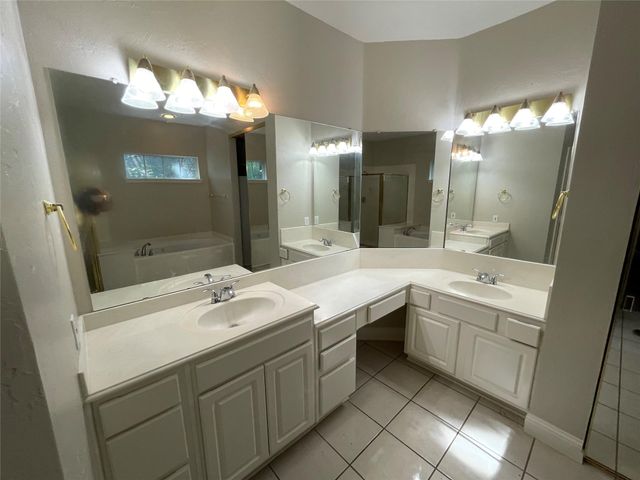 23 S Bristol Oak Court, The Woodlands, TX 77382