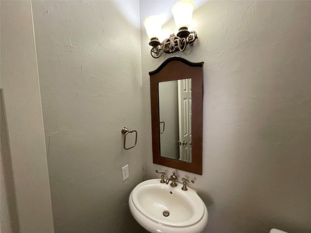 23 S Bristol Oak Court, The Woodlands, TX 77382