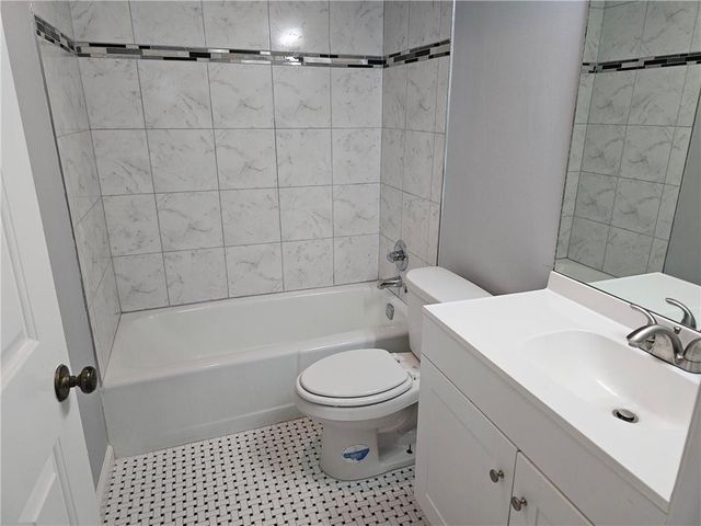 5025 Highland Club Drive, Marietta, GA 30068