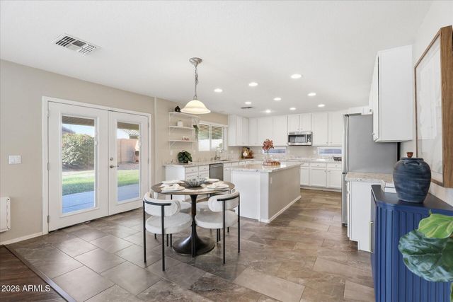 4122 E PALM BEACH Drive, Chandler, AZ 85249