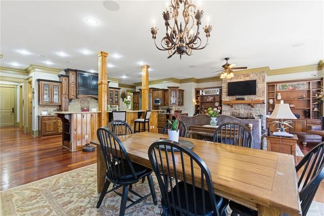 6427 Point Twenty Two, Gainesville, GA 30506