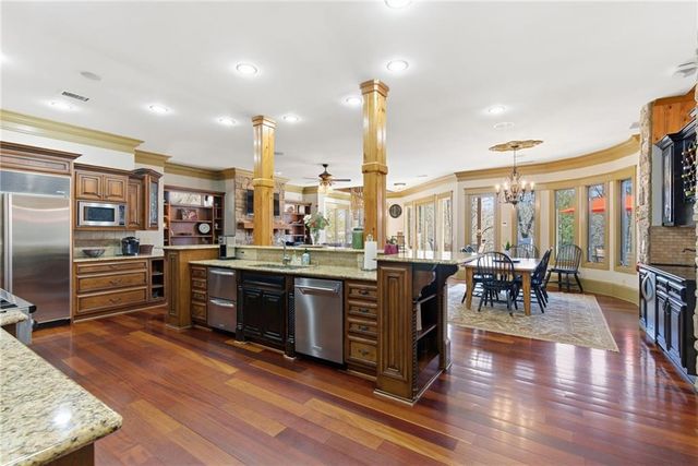 6427 Point Twenty Two, Gainesville, GA 30506