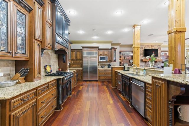 6427 Point Twenty Two, Gainesville, GA 30506