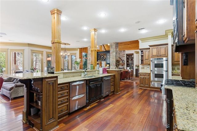 6427 Point Twenty Two, Gainesville, GA 30506