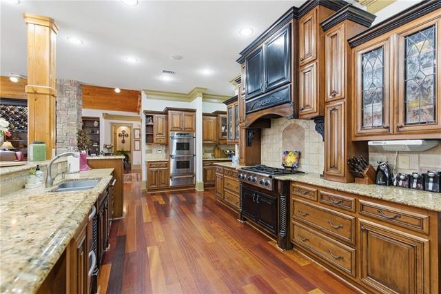 6427 Point Twenty Two, Gainesville, GA 30506