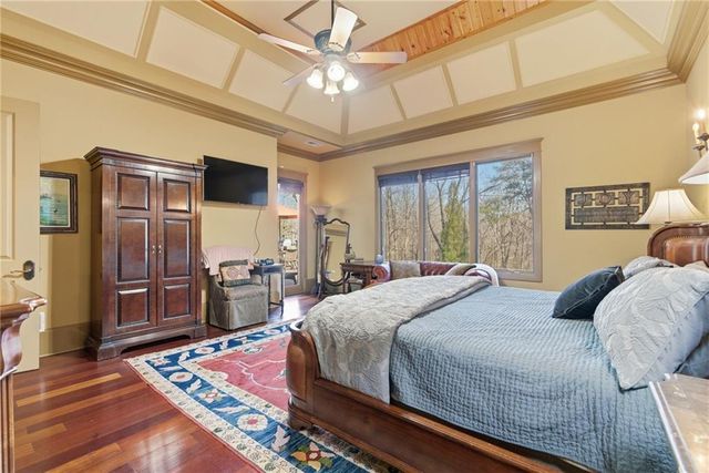 6427 Point Twenty Two, Gainesville, GA 30506