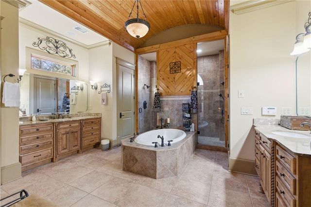 6427 Point Twenty Two, Gainesville, GA 30506