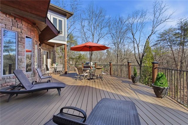 6427 Point Twenty Two, Gainesville, GA 30506