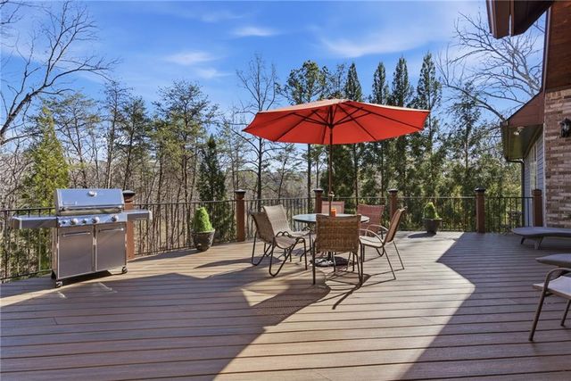 6427 Point Twenty Two, Gainesville, GA 30506