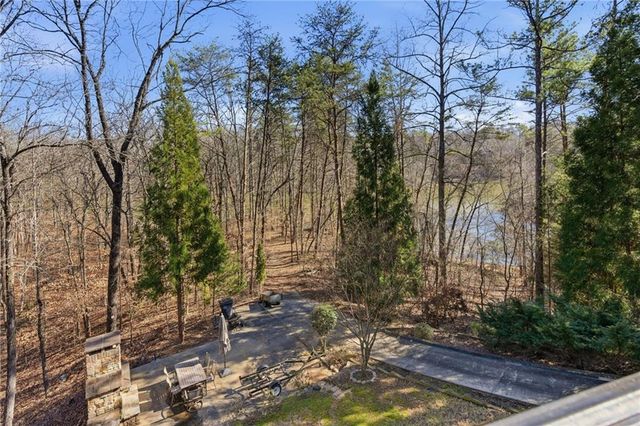 6427 Point Twenty Two, Gainesville, GA 30506