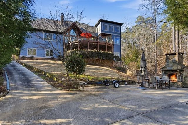 6427 Point Twenty Two, Gainesville, GA 30506