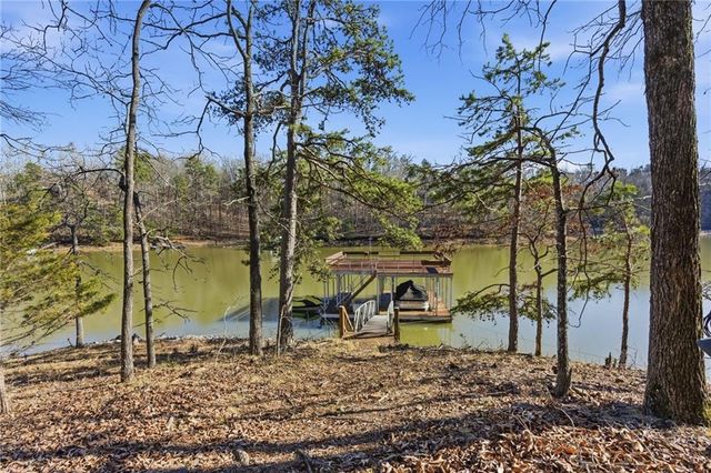 6427 Point Twenty Two, Gainesville, GA 30506